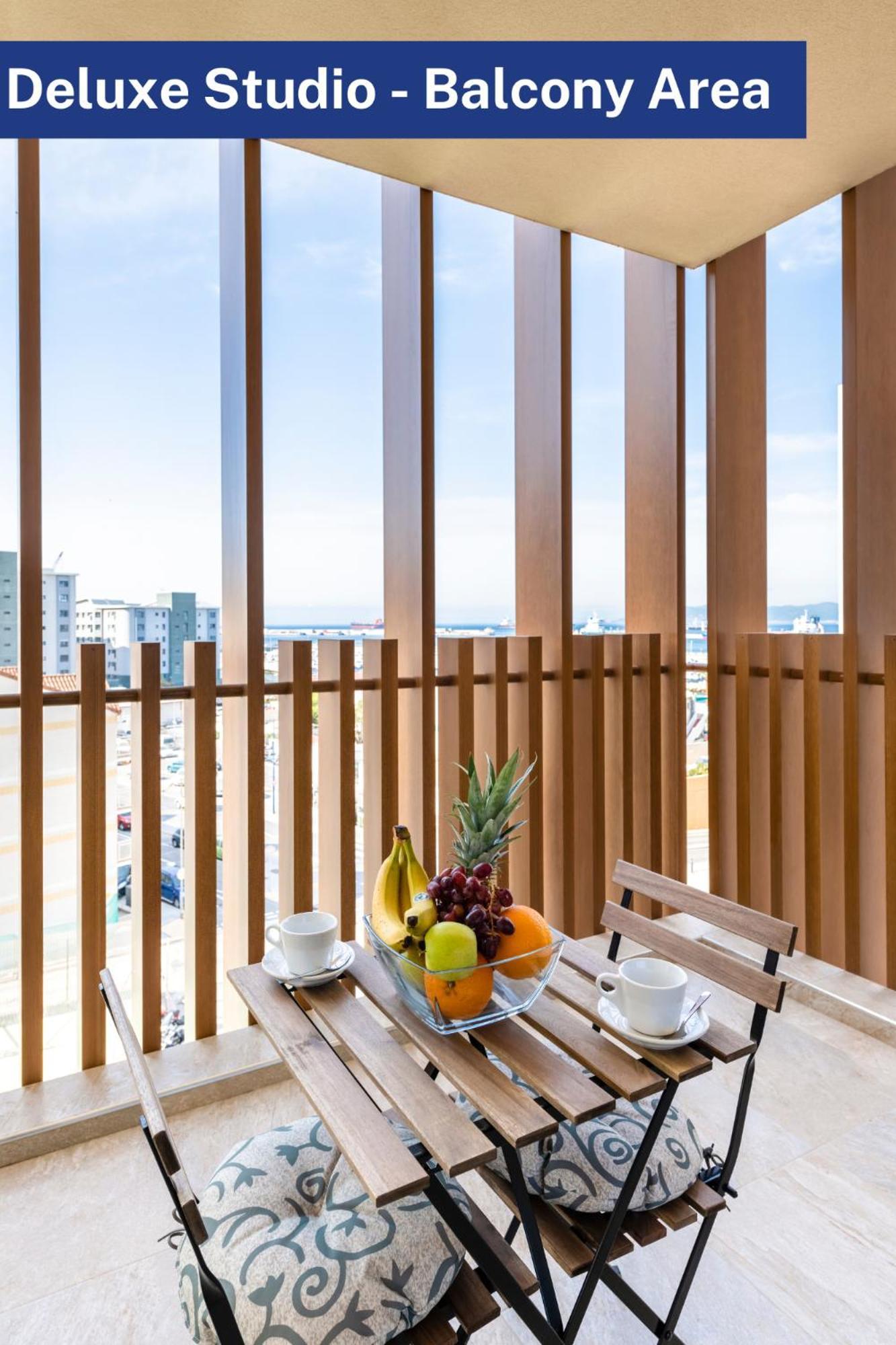 Bentley Holiday Apartments - West One Gibraltar Exterior foto