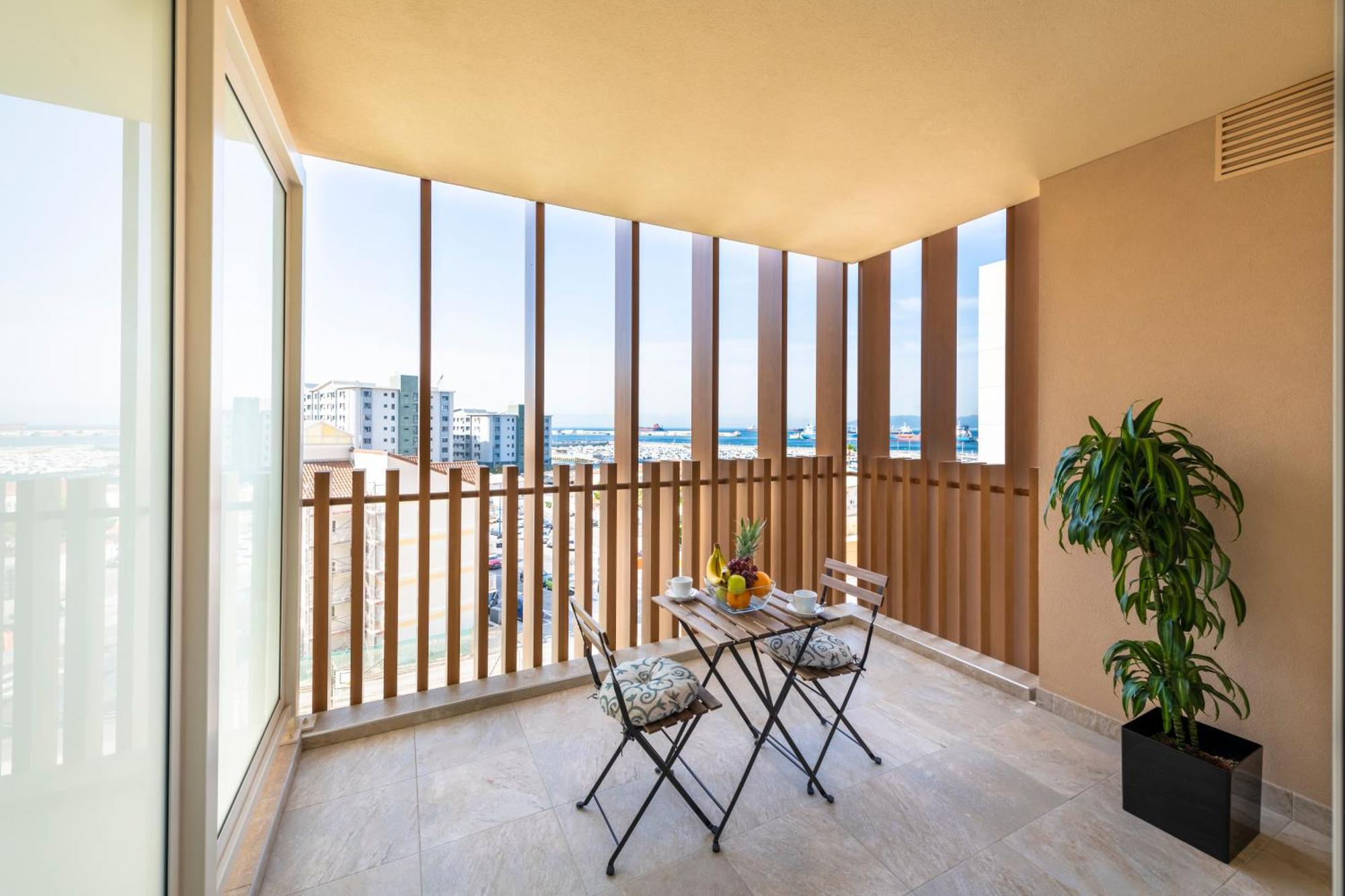 Bentley Holiday Apartments - West One Gibraltar Exterior foto